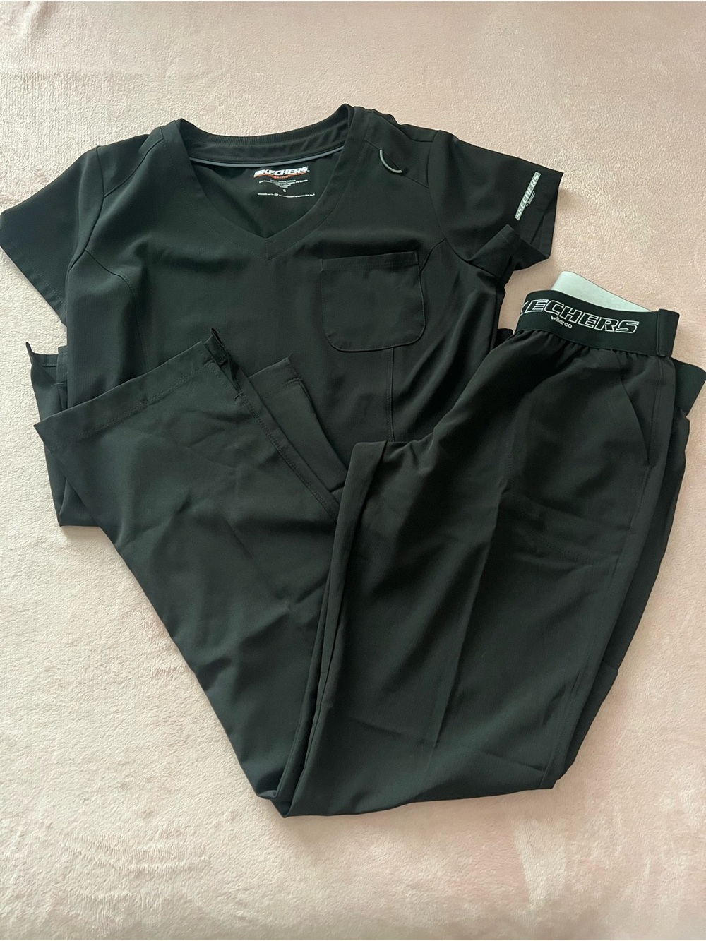 Skechers Women’s Black V-Neck Scrub Top and Jogger Pants Set